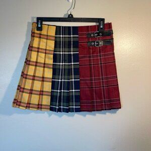 No boundaries pleaded skirt size medium 7/9 like new condition
